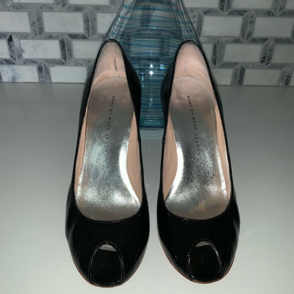 Marc Jacobs Black Patent Leather very well kept. - Picture 2 of 4